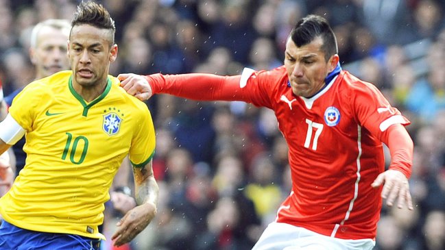 Diarios españoles criticaron a Gary Medel por el pisotón a Neymar