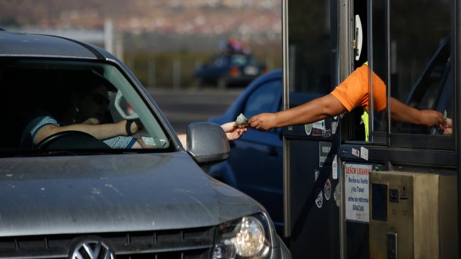 Se espera que 350 mil vehículos dejen Santiago por Semana Santa