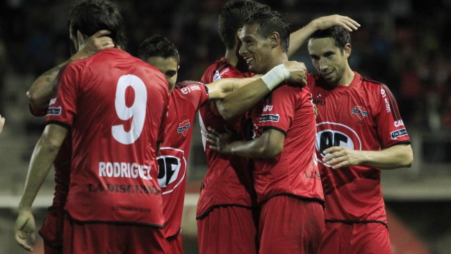 Ñublense tomó un respiro en el Clausura tras superar a Iquique en Chillán