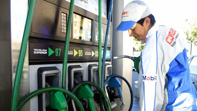 Este jueves se registrará décima alza consecutiva del precio de las bencinas