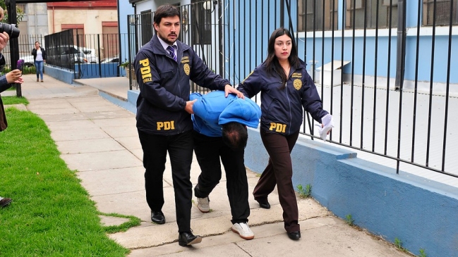 Auxiliar de colegio fue detenido por almacenar pornografía infantil