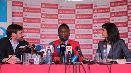 Pelé alabó las campañas de Alexis Sánchez y Neymar en sus clubes