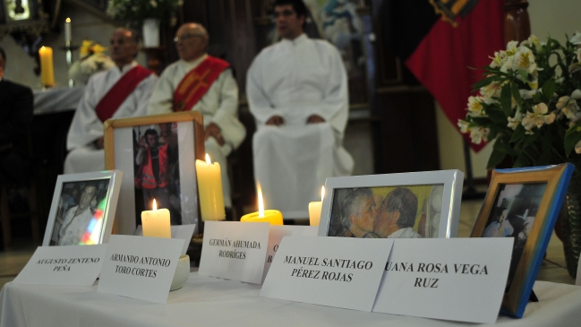 Familiares de víctimas de incendio de Valparaíso asistieron a misa conmemorativa