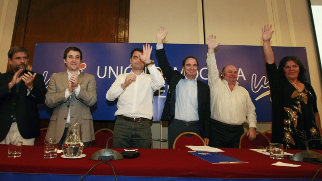 Los desafíos que tendrá la nueva directiva de la UDI presidida por Hernán Larraín