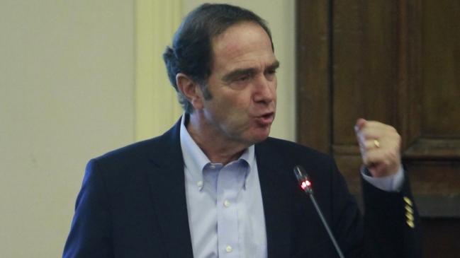 Hernán Larraín: Es 