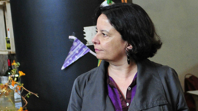 Ministra respondió a dura carta de facción francesa de Quilapayún