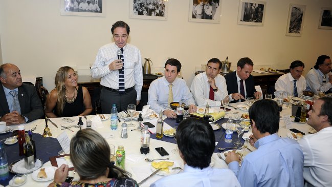 Diputados y senadores UDI se reunieron para alinear posturas