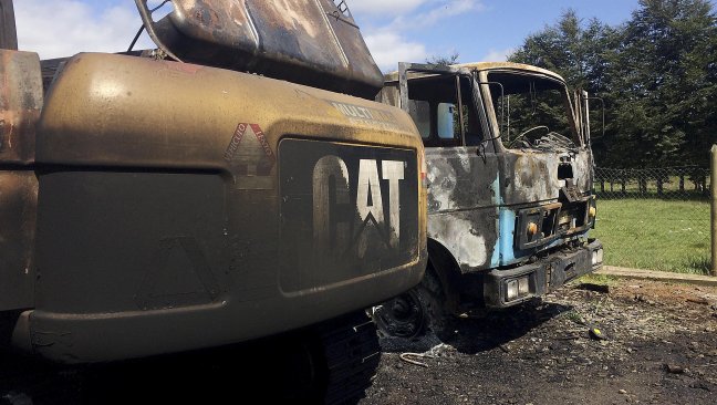 La Araucanía: Encapuchados quemaron seis vehículos en Victoria