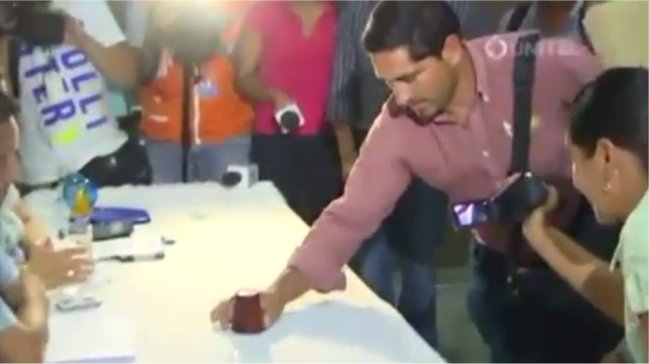 Concejal boliviano ganó elecciones gracias a los dados