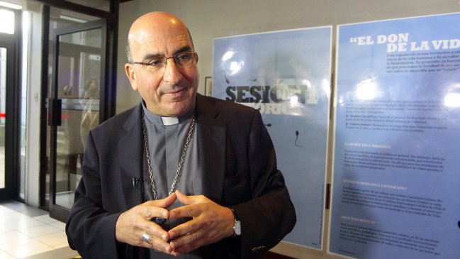 Obispo Chomalí: Si la Iglesia cierra sus instituciones, en Chile habría una debacle