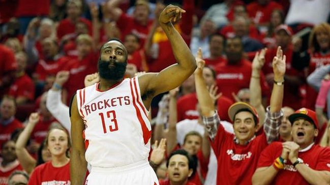 Houston y Golden State iniciaron con triunfo los playoffs de la conferencia oeste de la NBA