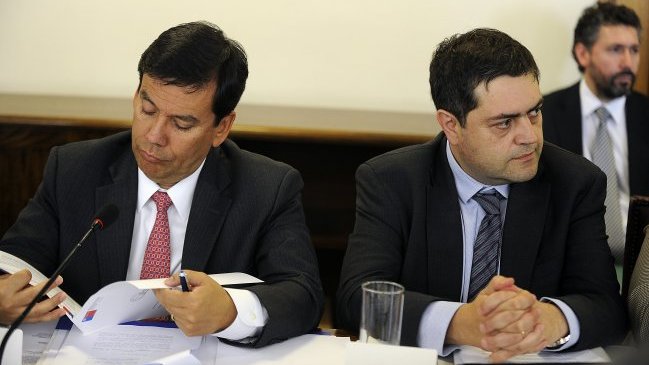 Ministro de Hacienda ratificó respaldo del Gobierno a director del SII