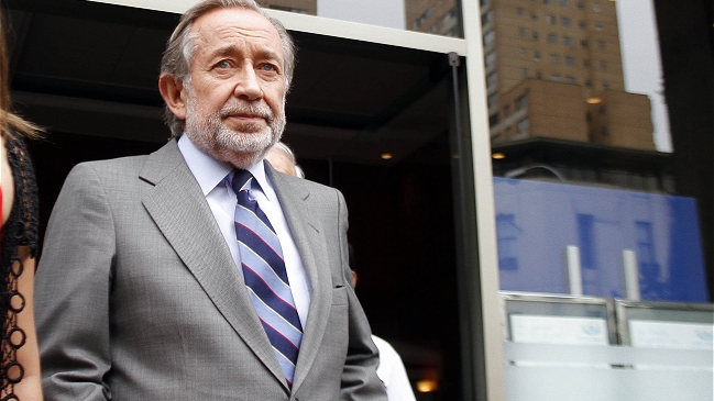 Ex jefa de prensa de la UDI vinculó a Jovino Novoa con boletas para SQM