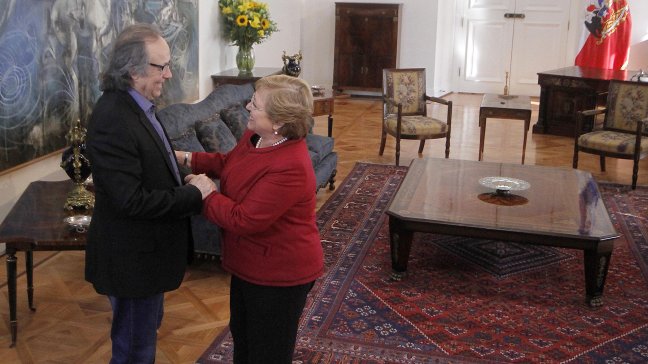 Joan Manuel Serrat se reunió con Bachelet 