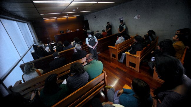 Profesora fue formalizada por realizar sexo oral a alumno de 16 años