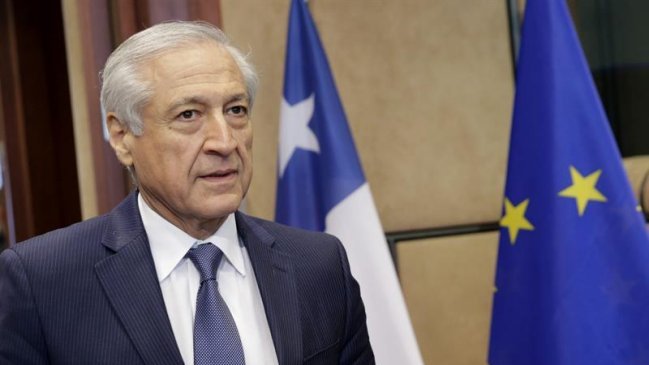 Canciller espera resolver lo más próximo posible situación de embajador en Perú