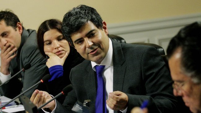 Querellante acusa al SII de estar 