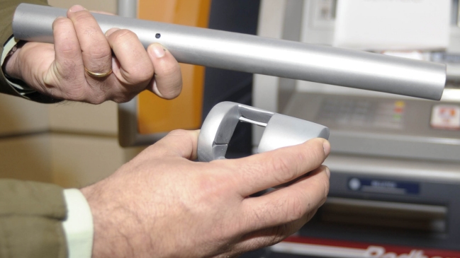 PDI apresó a banda criminal dedicada a la clonación de tarjetas en Santiago