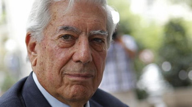 Vargas Llosa alerta del peligro de la desaparición de los libros y periódicos físicos