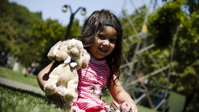 Utilizan osito de peluche médico para hacer más fácil la vida de niños enfermos