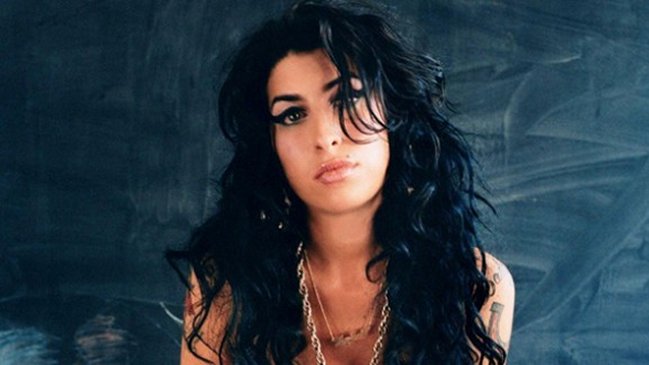 Familia de Amy Winehouse se distanció de documental sobre la cantante