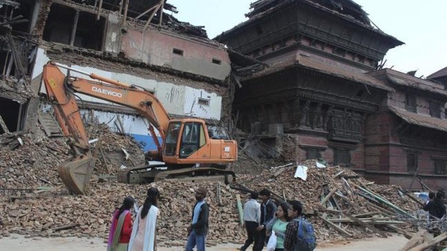 El mal tiempo complica las operaciones de rescate en Nepal