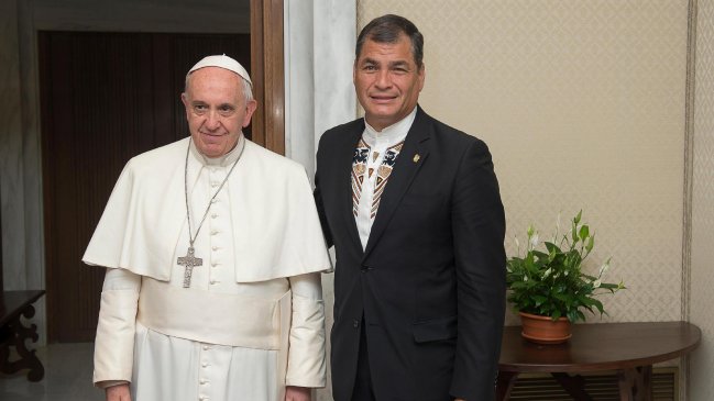Papa Francisco recibió a Rafael Correa para ultimar detalles de visita a Ecuador