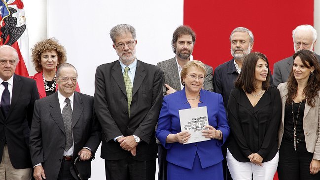 A horas de la cadena nacional de la Presidenta Bachelet