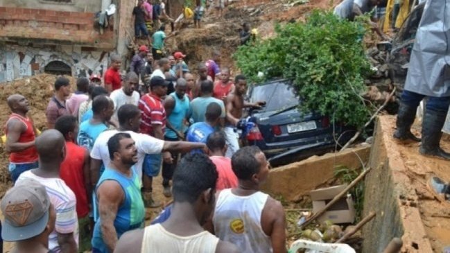Al menos 14 muertos por deslizamientos de tierra en Brasil