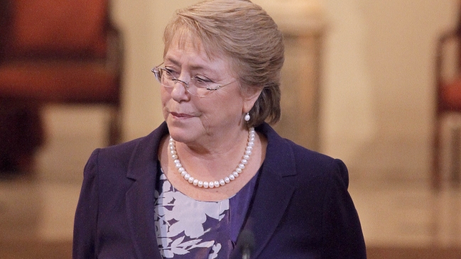 Presidenta Bachelet irá de gira por Europa en junio