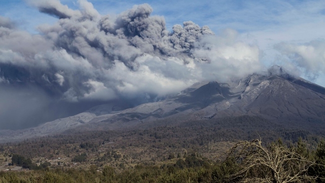 Geógrafo: Precipitaciones podrían arrastrar material del Calbuco y aumentar cauce de ríos