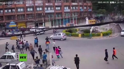   La estatua que se resistió a caer en el terremoto de Nepal 