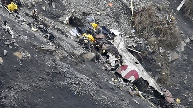 Copiloto de Germanwings ensayó cinco veces maniobra suicida