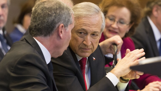 Cambio de gabinete generó críticas por situación del canciller Muñoz ante alegatos en La Haya