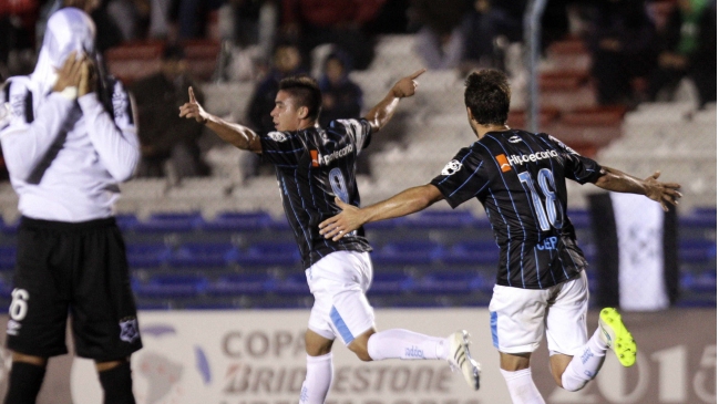 Racing logró agónico y valioso empate en su visita a Montevideo Wanderers