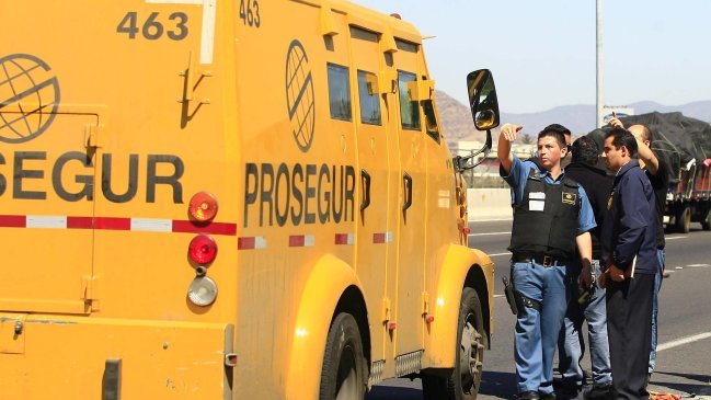 Trabajadores de las empresas de transporte de valores inician masiva huelga