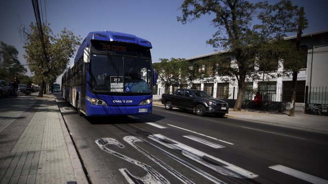 Mujer falleció tras ser atropellada por bus de Transantiago en Recoleta