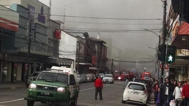 Incendio consume ex edificio de la Gobernación Provincial de Valdivia