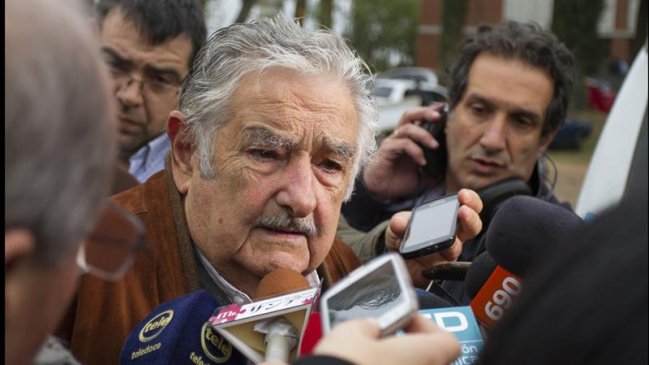  Mujica criticó dependencia económica de partidos  