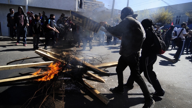 Valparaíso multará a padres de menores que cometan desmanes en marchas
