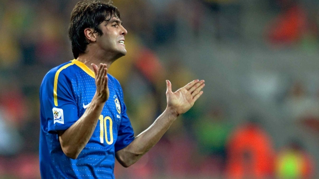 Brasil incluyó a Kaká y Rafinha en lista de reservas para Copa América