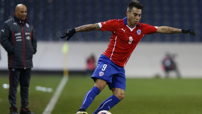 Eduardo Vargas evoluciona de su lesión y trabaja con balón en 