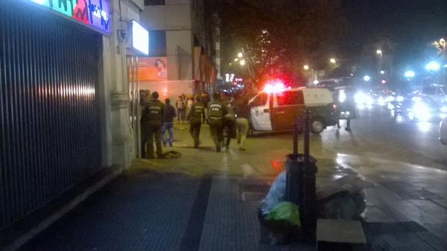 Carabineros detuvo a tres menores y un adulto que asaltaron local comercial en Alameda