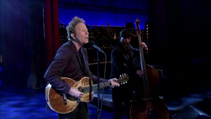 Tom Waits ofrece nueva canción en Late Show de Letterman