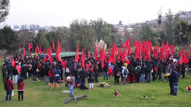 Masiva despedida en Quillota a uno de los jóvenes asesinados en Valparaíso