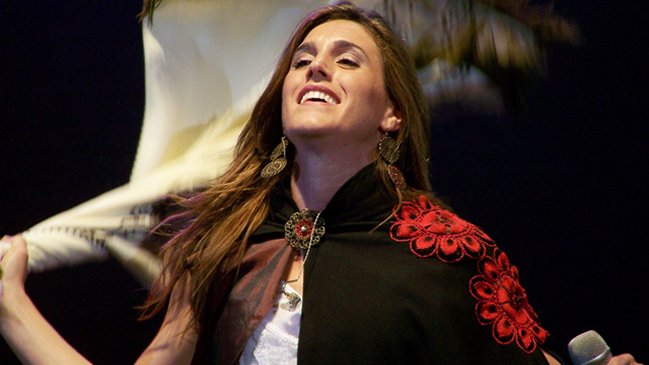 Cantante argentina Soledad sufrió accidente automovilístico