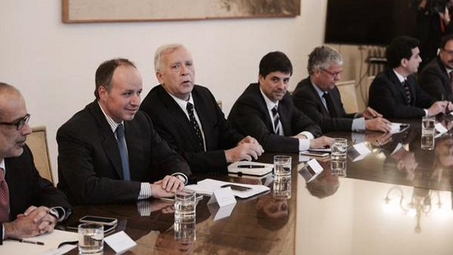 Nuevo comité político se reúne ad portas del 21 de mayo