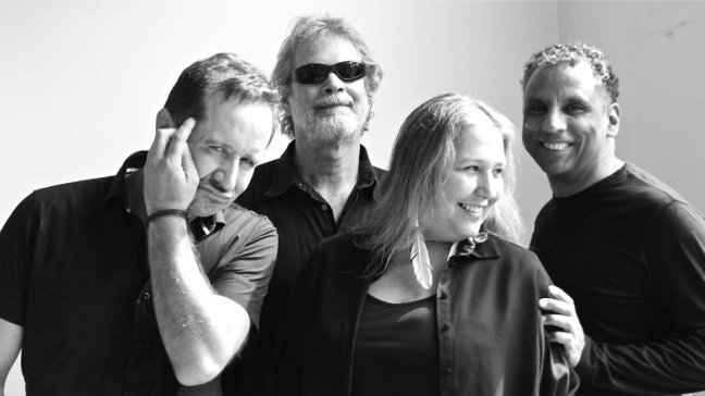 Fusión y electrónica trae Travesía, la nueva banda de Miguel Tapia