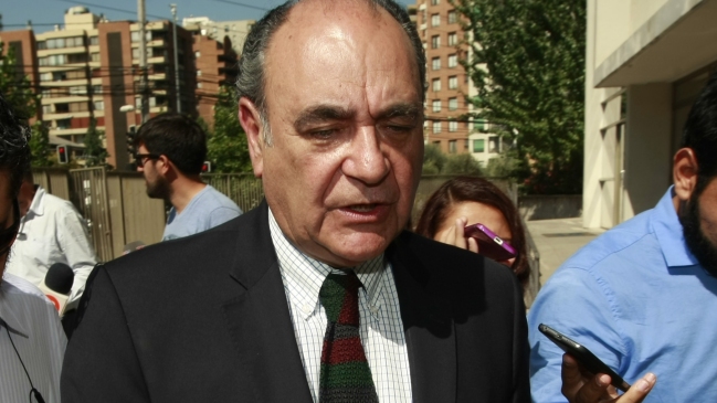 Abogado puso en duda boletas de Cardemil por servicios prestados a SQM