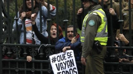 Estudiantes protagonizaron toma en el ex Congreso en Santiago